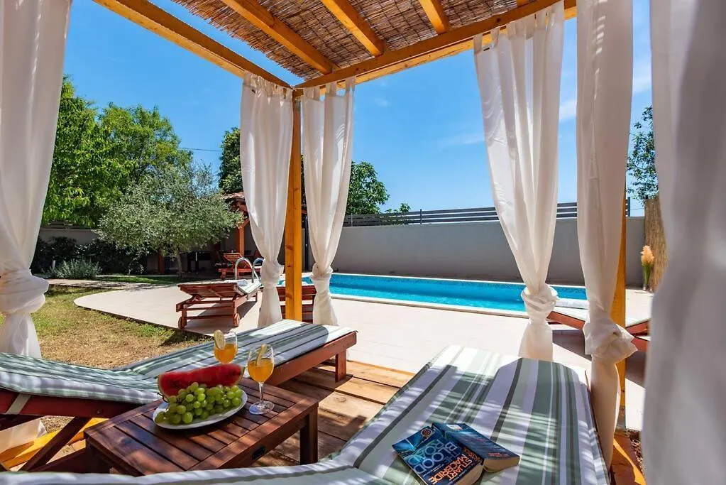 Villa L L Sikici By Istrialux