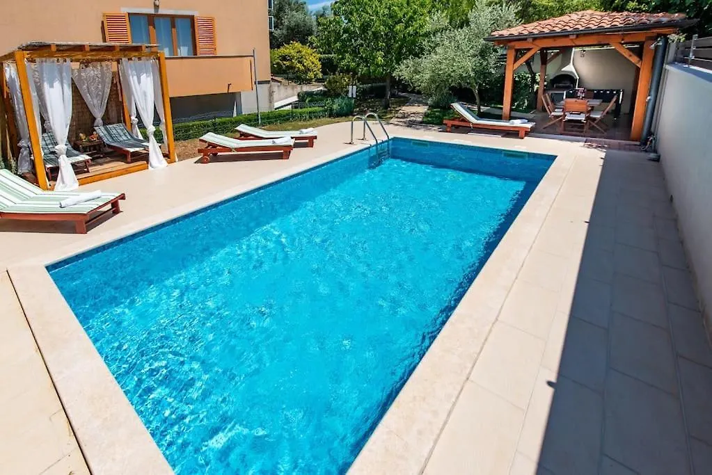 Villa L L Sikici By Istrialux